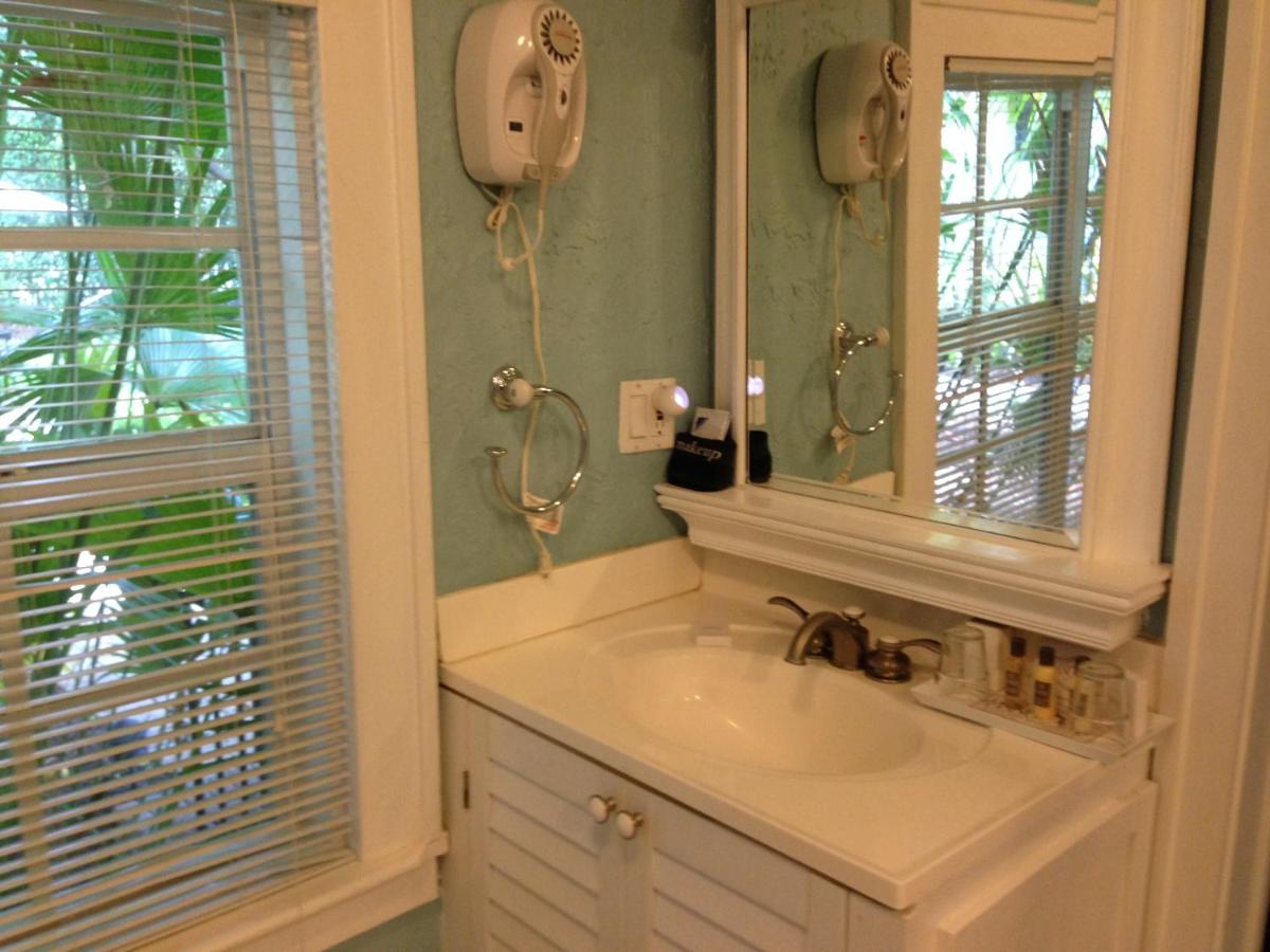 Mango Inn Bed and Breakfast - Housity