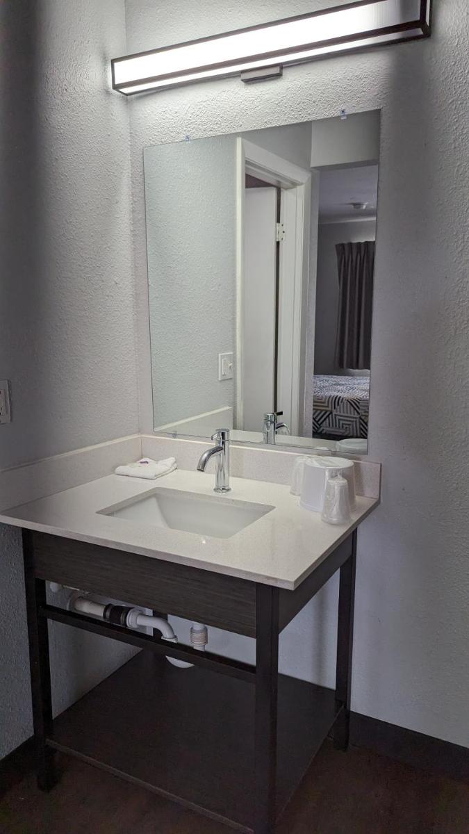 Motel 6-Nashua, NH - South - Housity