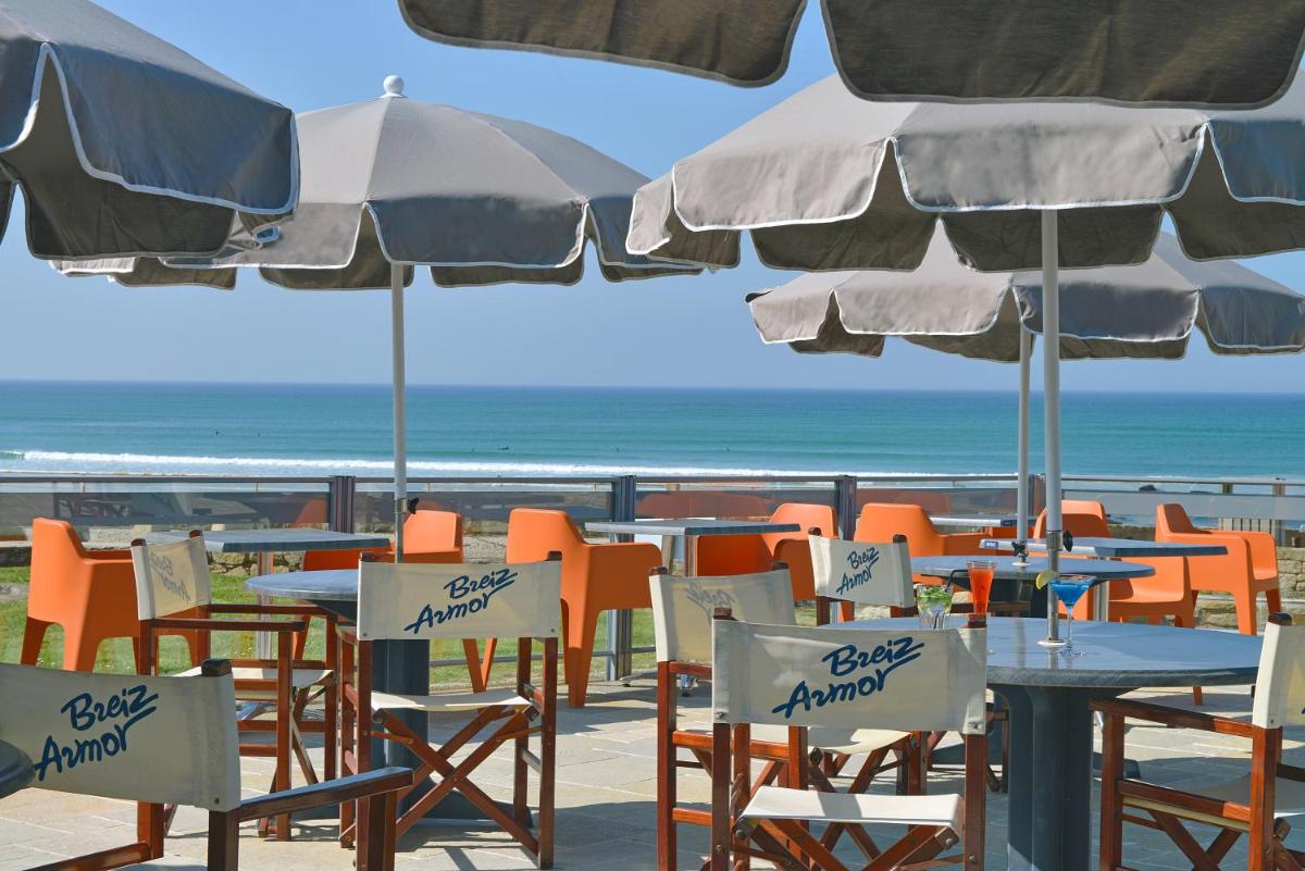 Vue générale sur la mer ou vue sur la mer prise depuis l'hôtel