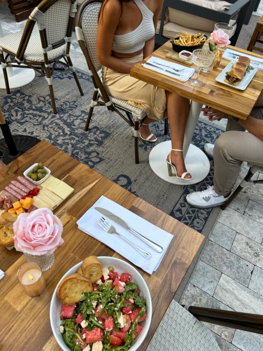 Royal Palms Resort & Spa - Housity