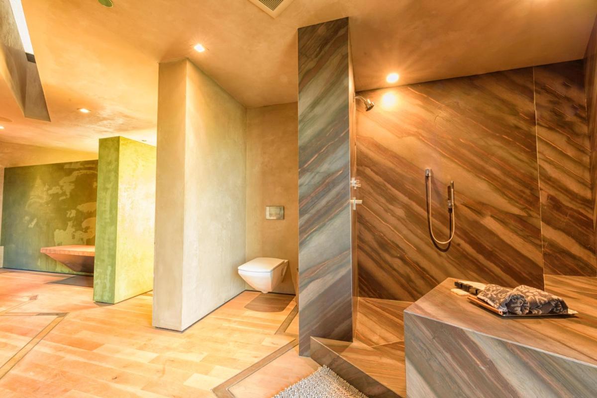 LX21: 360 Ocean View - Housity