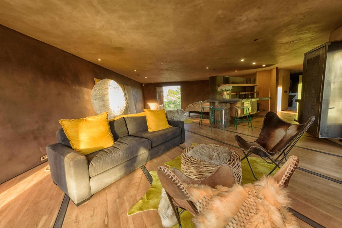 LX21: 360 Ocean View - Housity