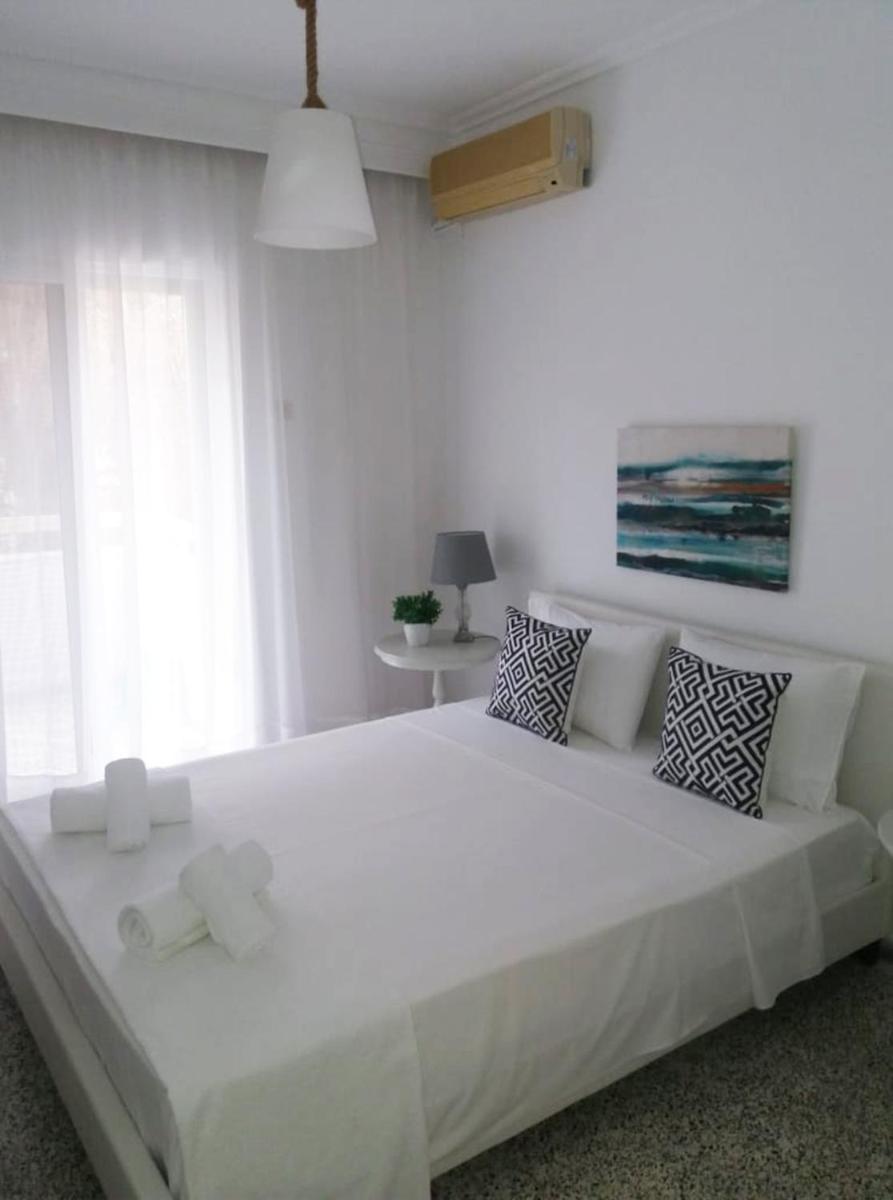 Eleni House - Housity