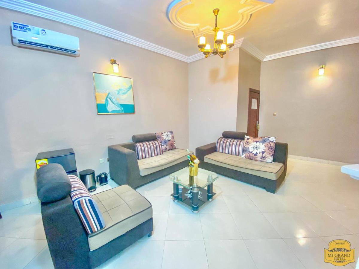 MJ Grand Hotel - Housity