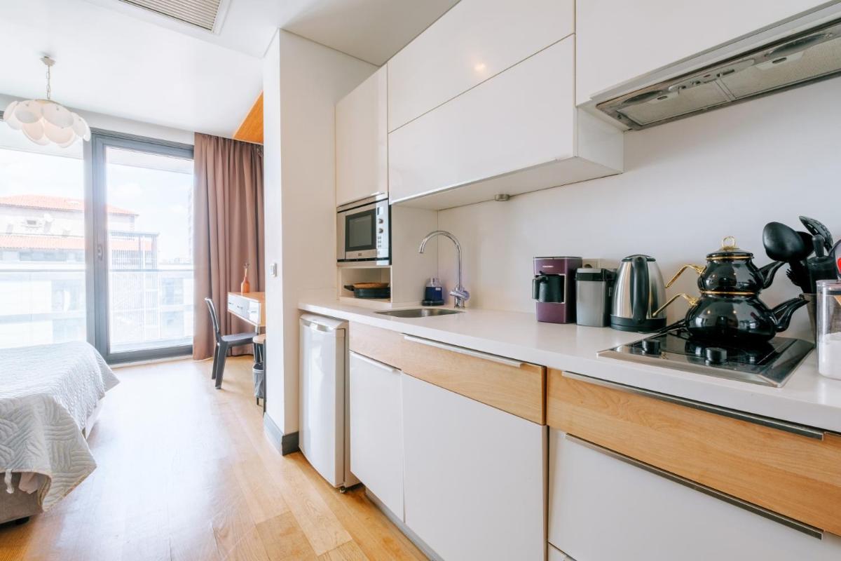 Cozy Studio Flat w Balcony 10 min to Marmara Forum - Housity