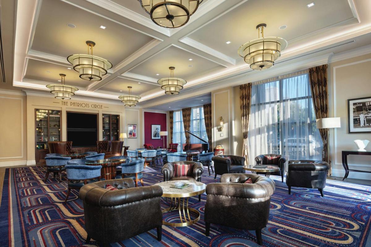 The Higgins Hotel New Orleans, Curio Collection by Hilton - Housity