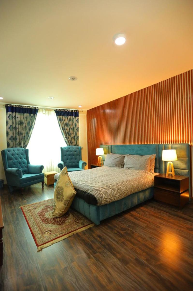 Hill Top Villa - Housity