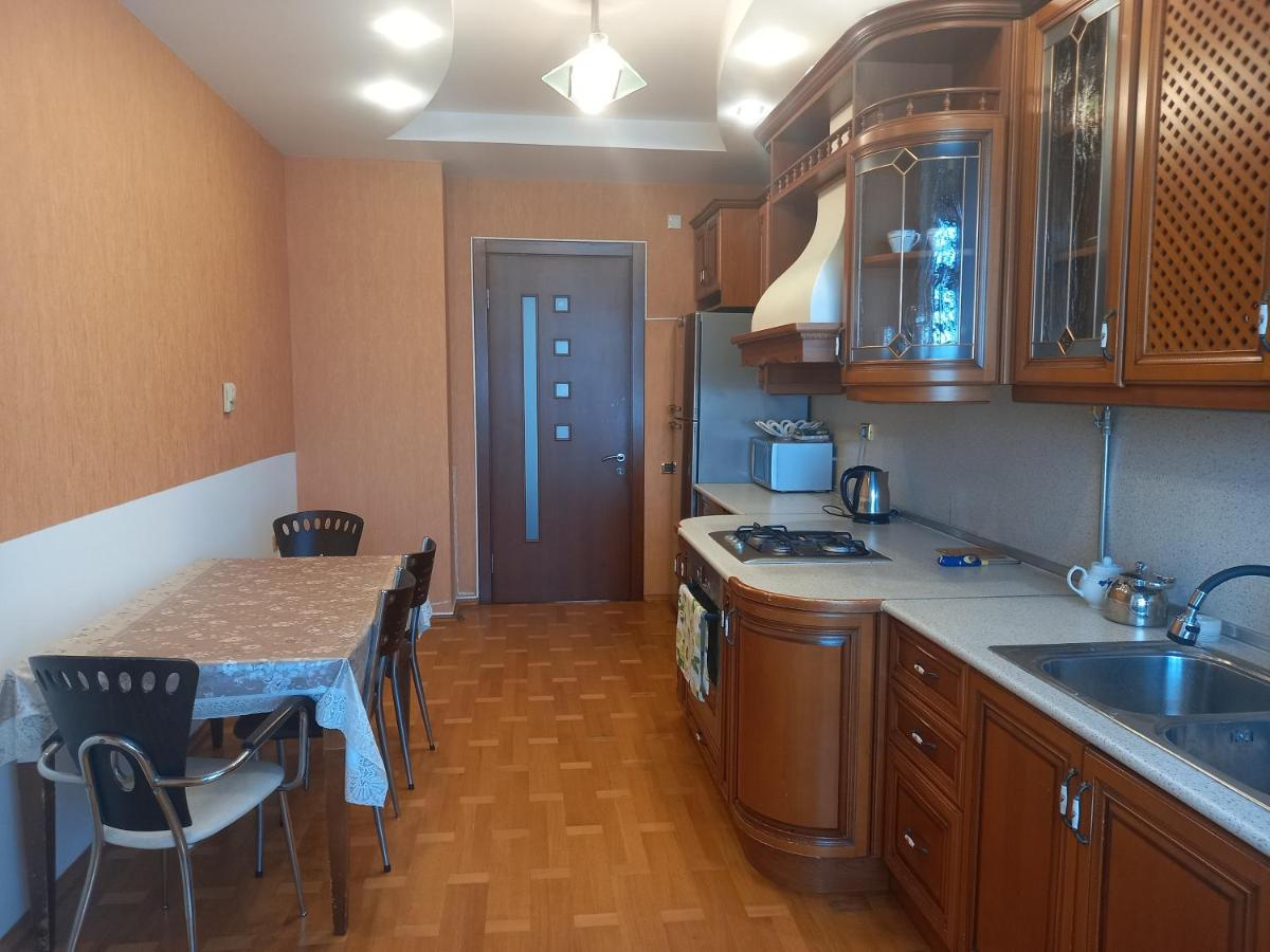 Flame Towers view apartment - Housity