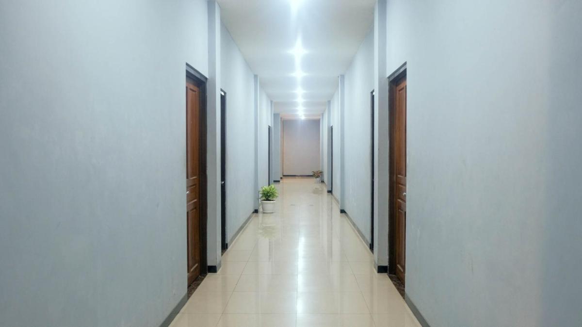 Hotel Rayyan Near Juanda Airport T1 Domestic and T2 International - Housity
