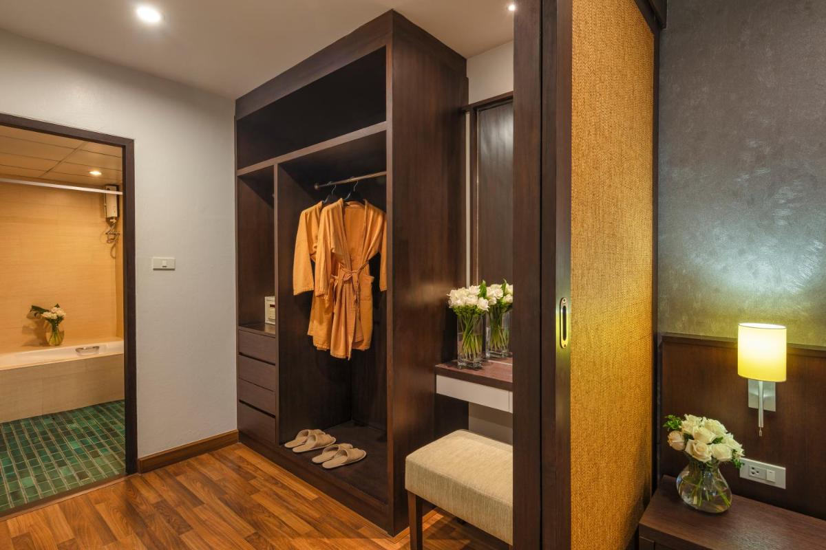The Grand Napat - Housity
