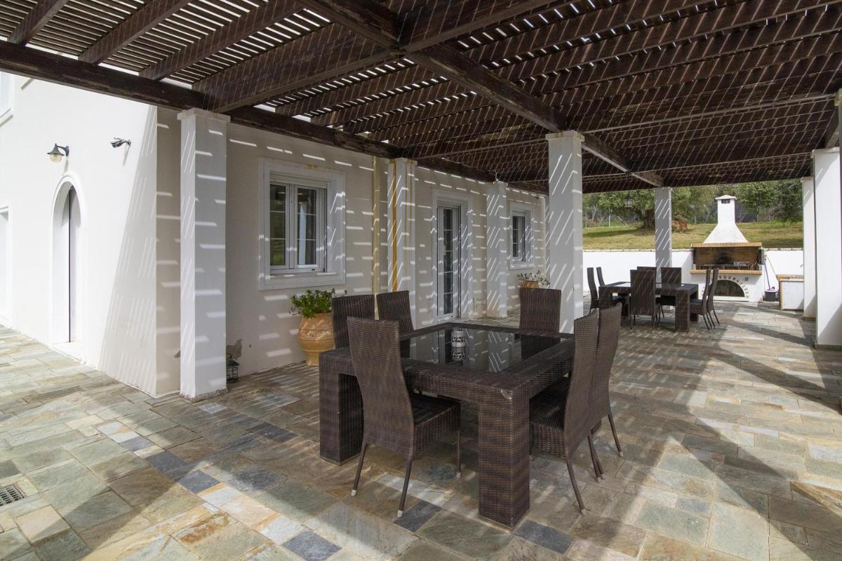 Amazing Pool Villa Kyllini Sea View - Happy Rentals - Housity