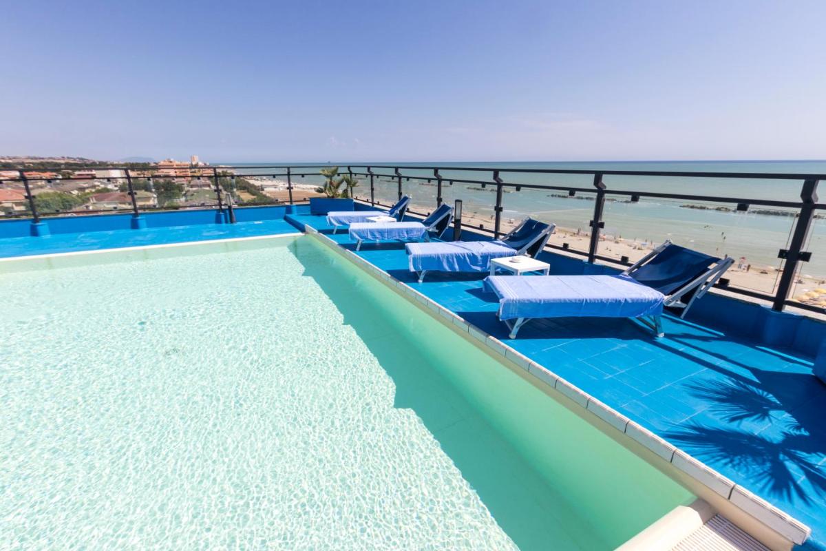 Hotel Royal - Housity