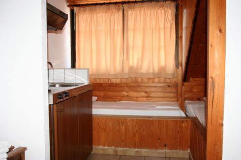 Vicky Rooms & Apartments - Housity