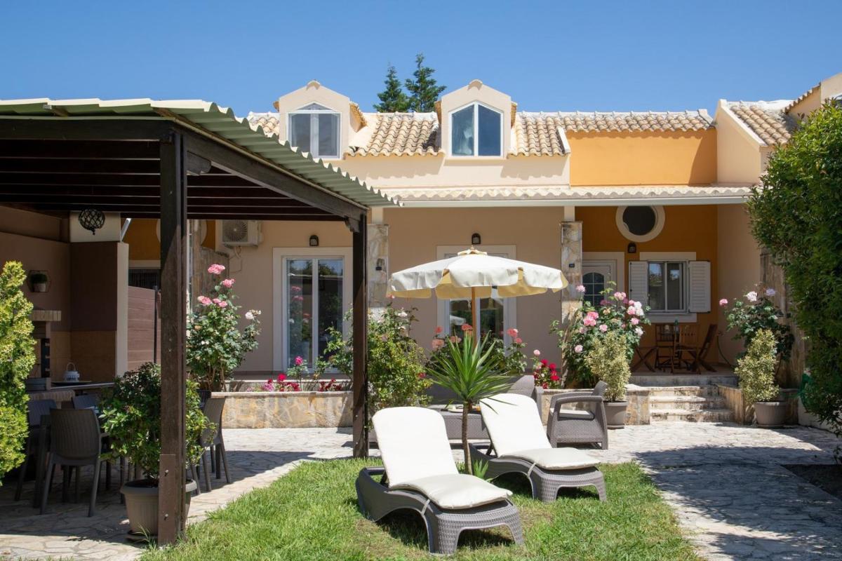 Peroulades Luxury Villa - Housity
