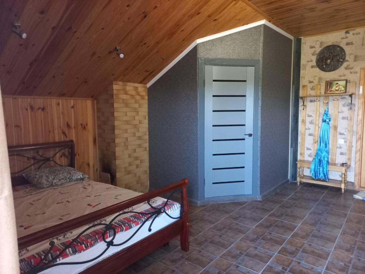 Sadyba Radisnyanka - Housity