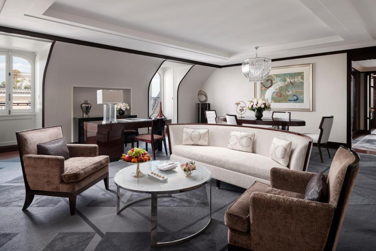 Coin salon dans l'établissement The Peninsula Paris
