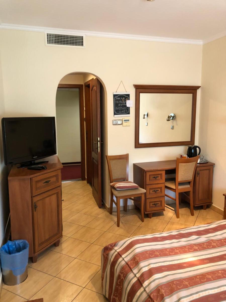 Hotel Ajka 1 - Housity