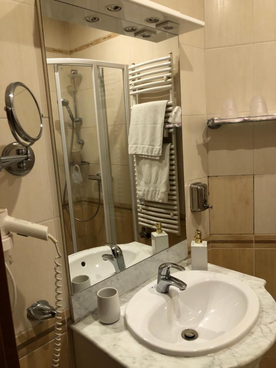 Hotel Ajka 1 - Housity