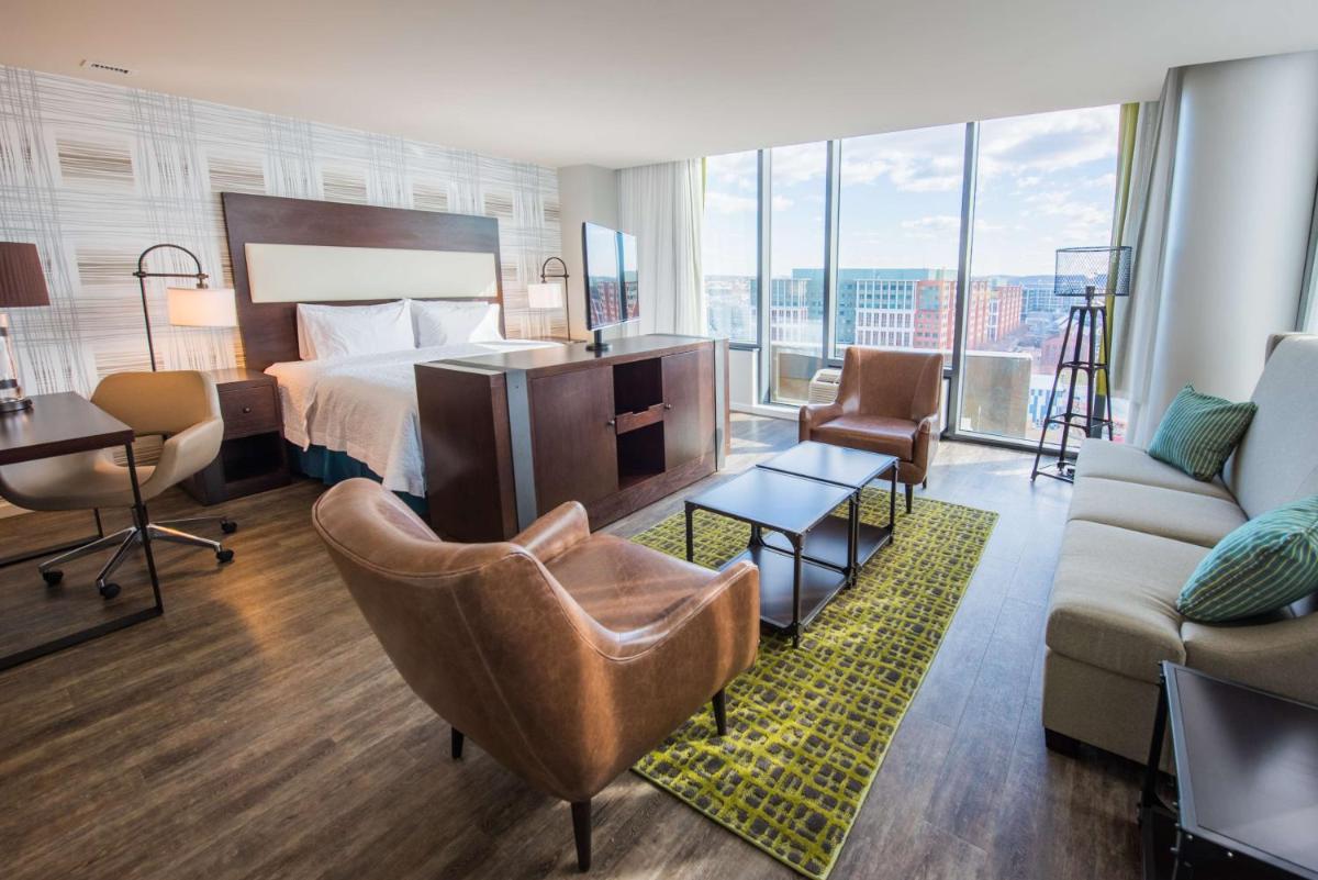 Hampton Inn & Suites Washington, D.C. - Navy Yard - Housity