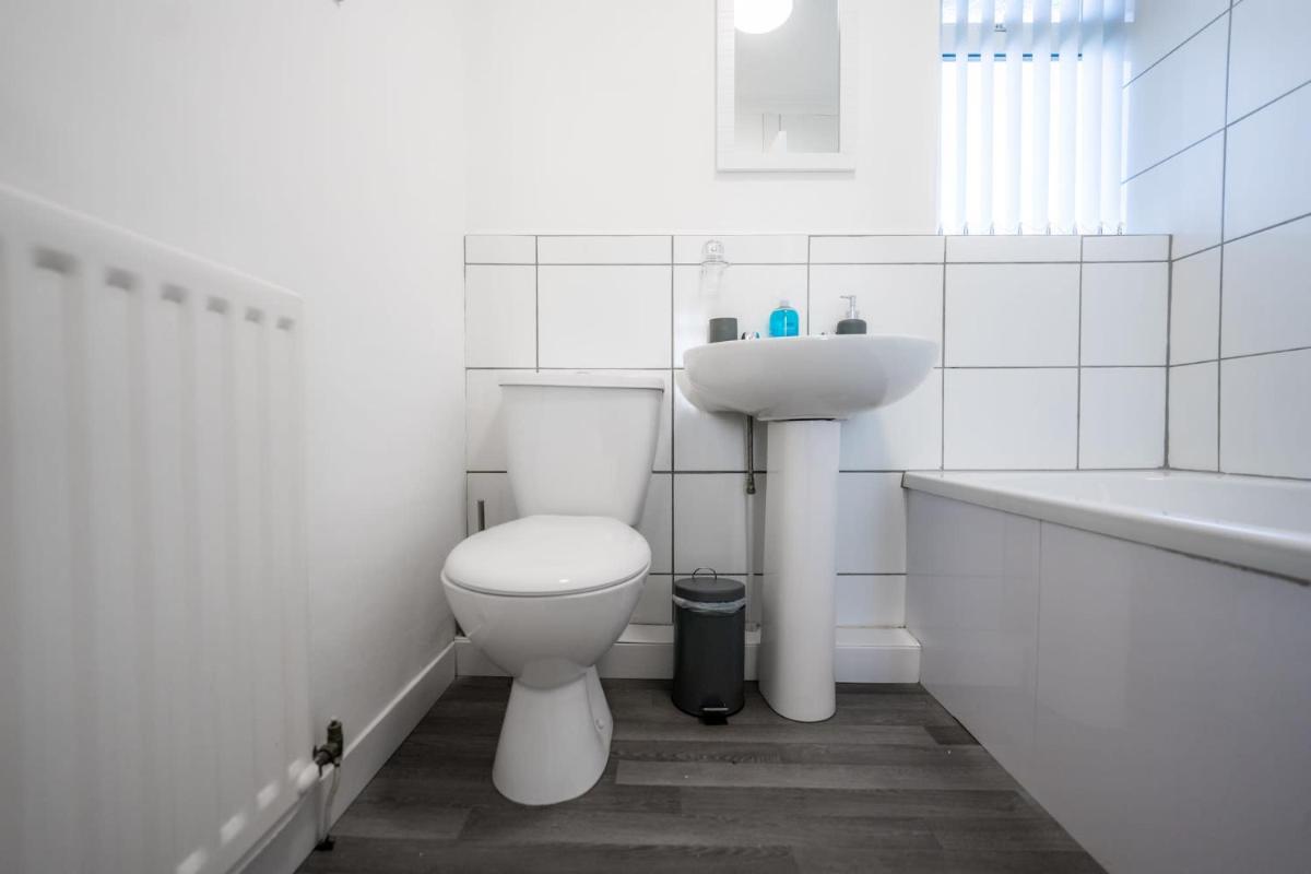 Tranmere House Workstays UK Best Rates Direct - Housity