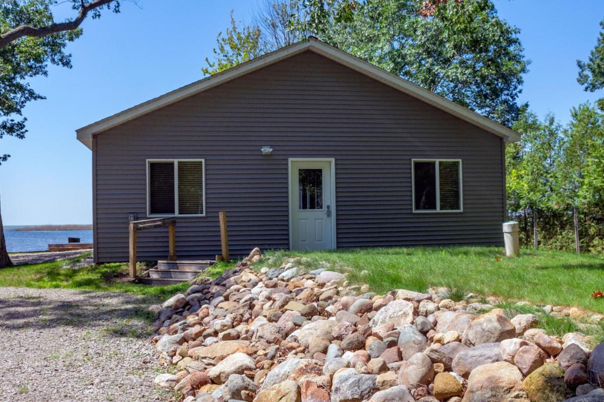 Cozy Home Lake Huron II - Housity