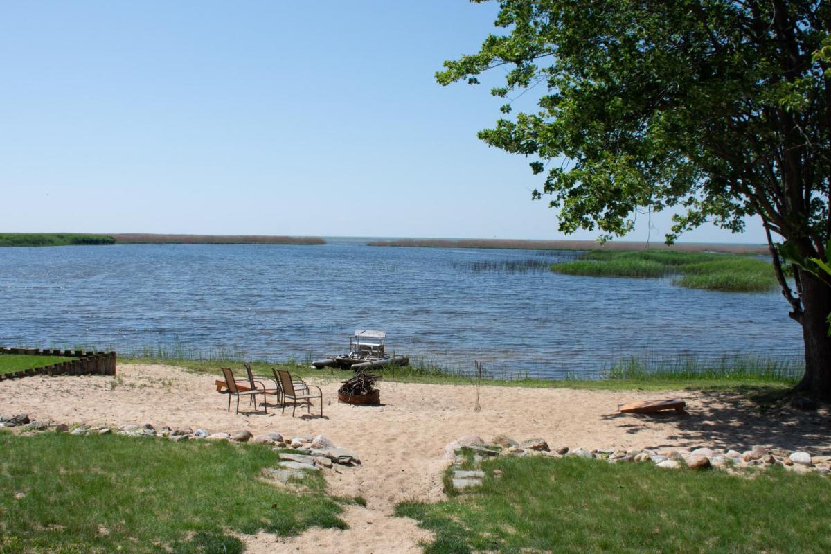 Cozy Home Lake Huron II - Housity