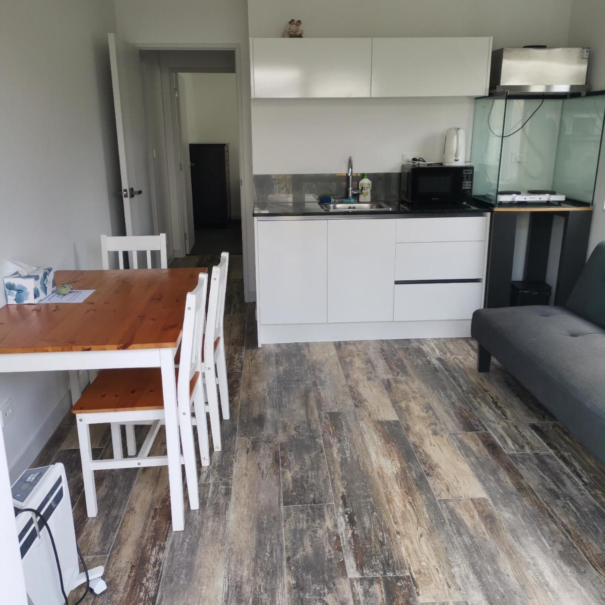Cozy granny flat B&B - Hizvo