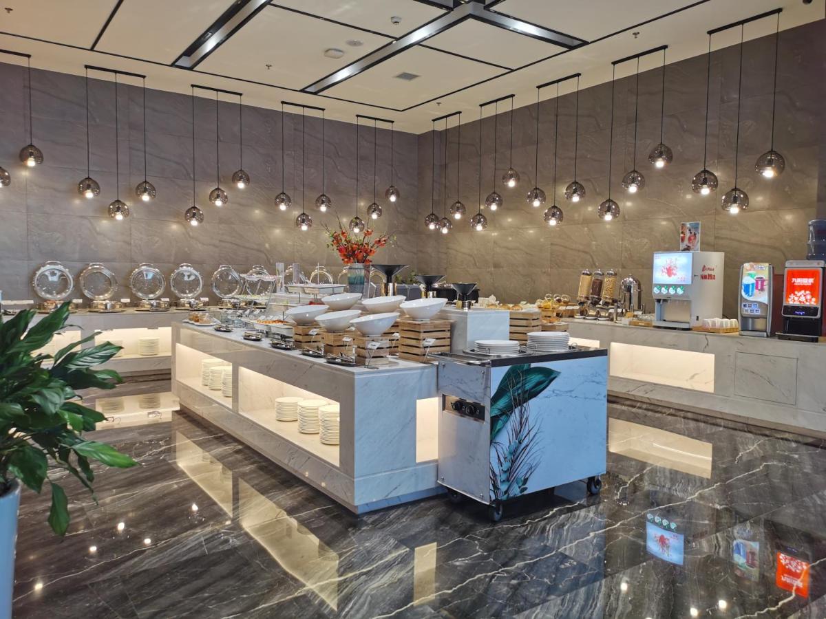 云瑞凤凰酒店 - Housity