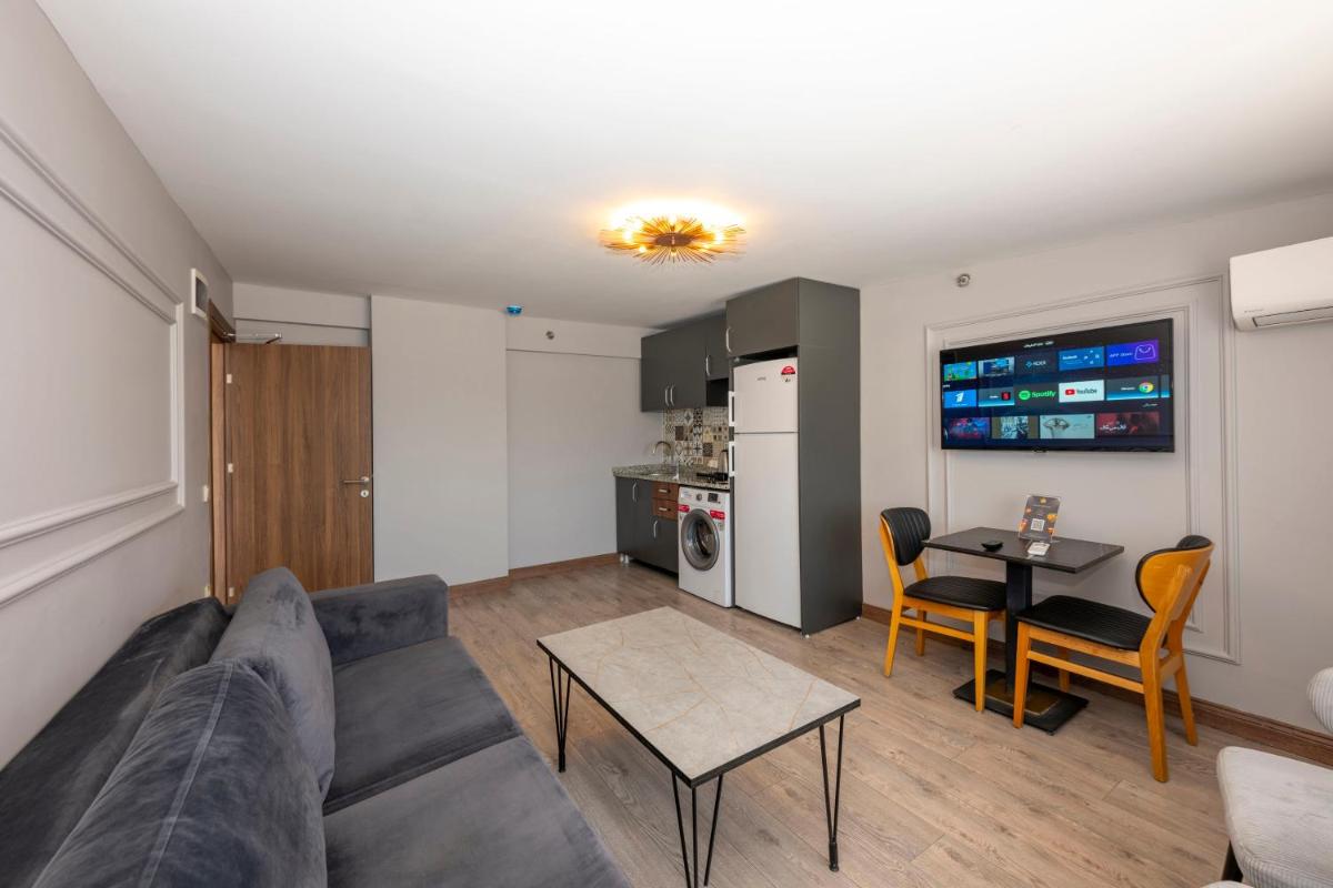 Comfort Suites Hotel - Housity