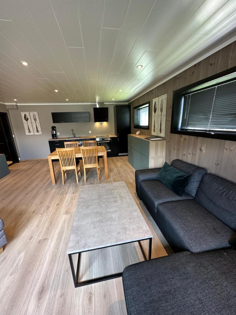 Lom Apartment - Housity