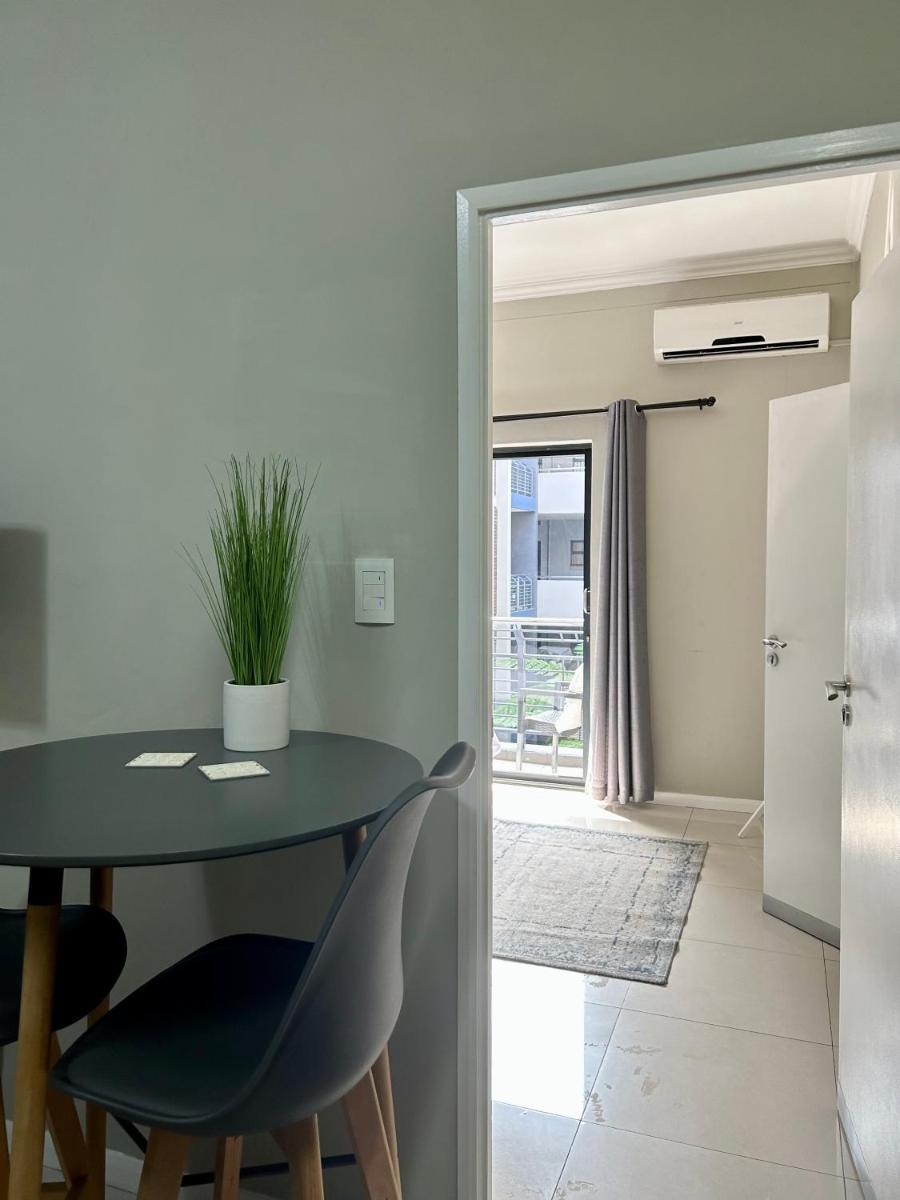 Meridian Suite Apartments in Umhlanga Ridge - Hizvo