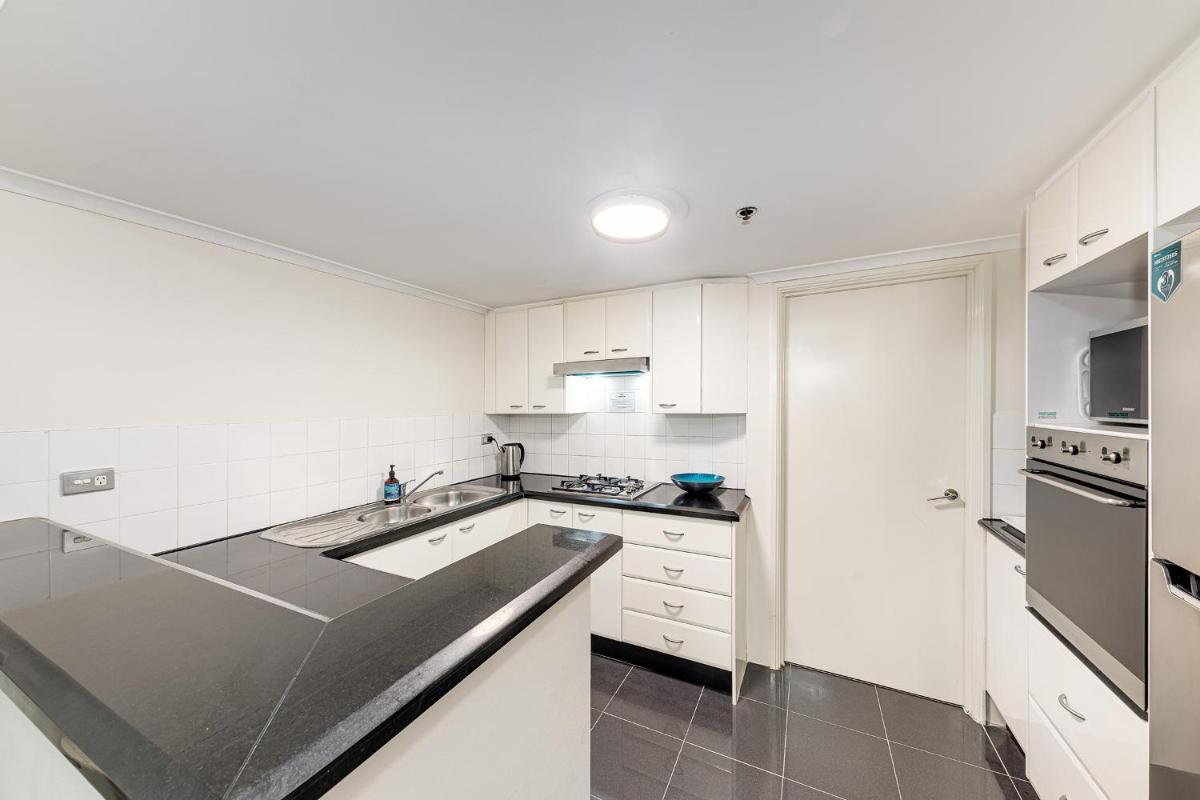 Comfy and Spacious 1B Sydney CBD Apartment in Central - Housity
