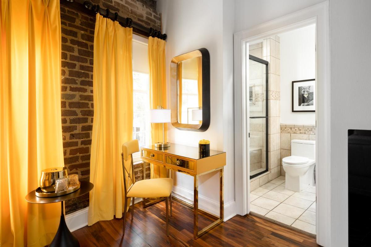 The Vendue, Downtown Art Hotel - Housity
