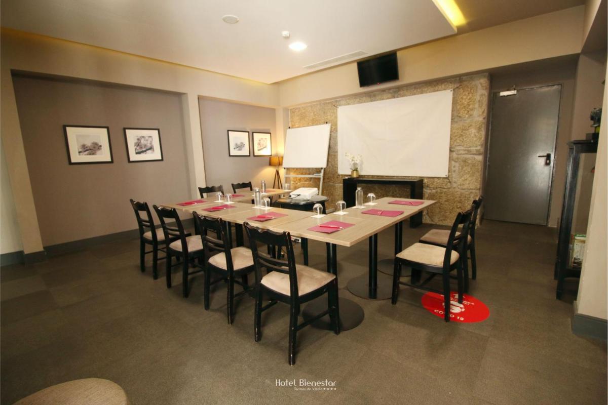 A área empresarial e/ ou a sala de conferências de Hotel Bienestar Termas De Vizela