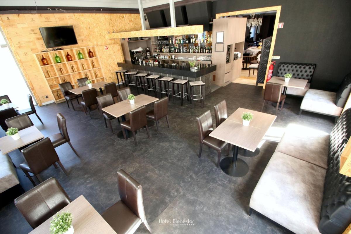 A área de bar ou lounge em Hotel Bienestar Termas De Vizela