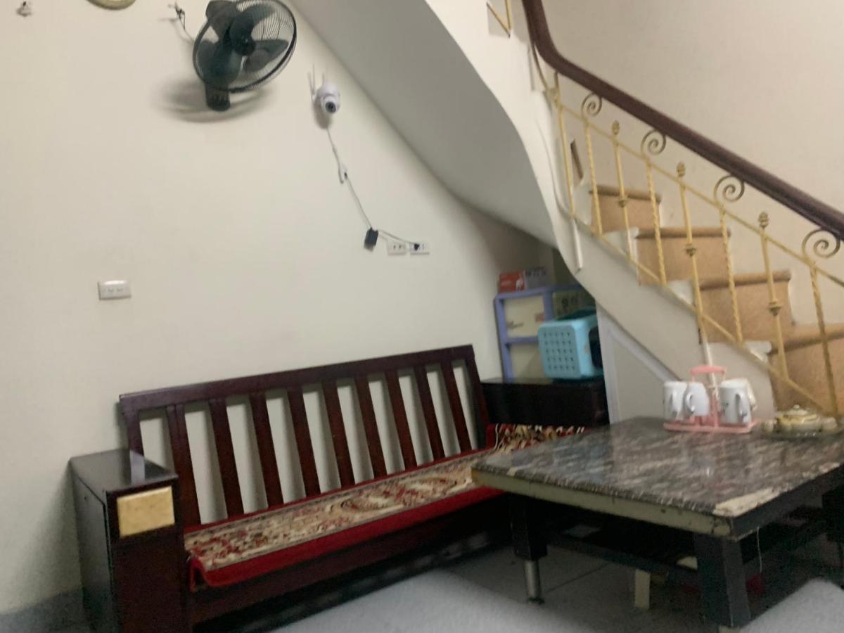 Bong House 5 - Housity