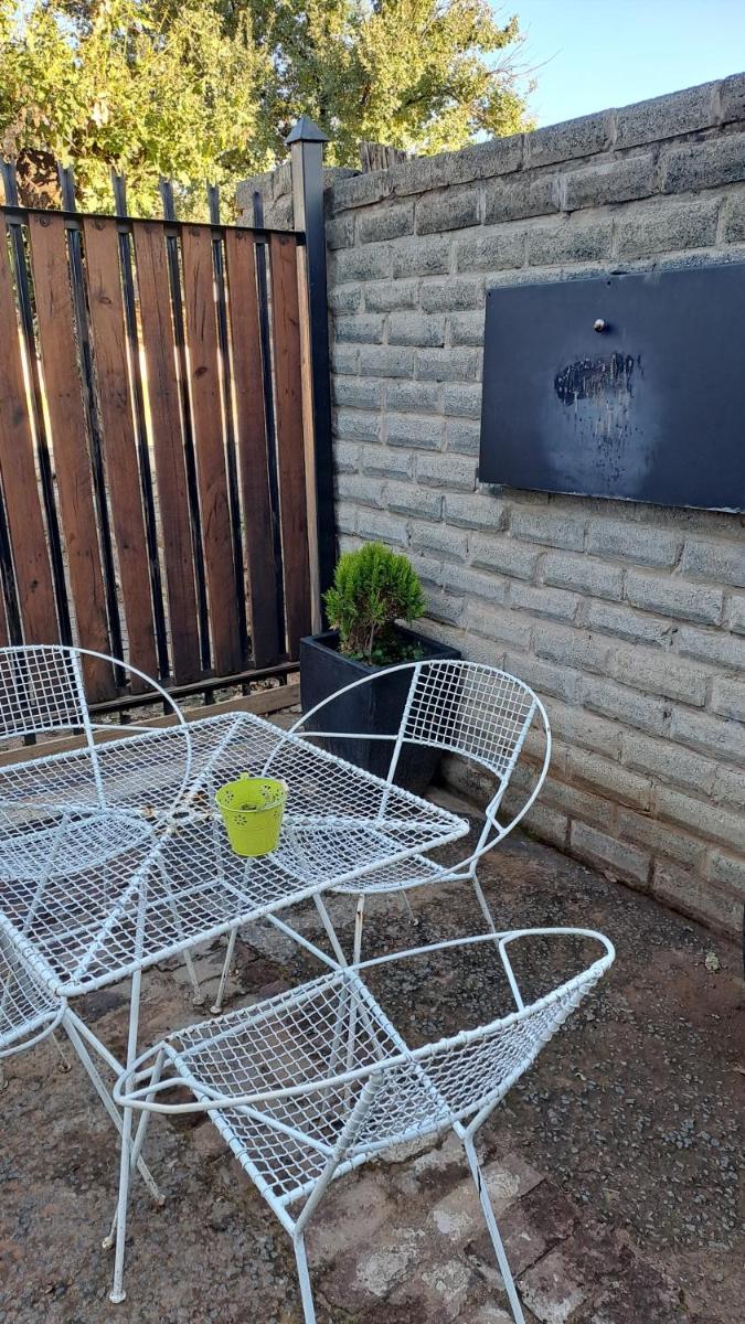 3 on Naude - Housity