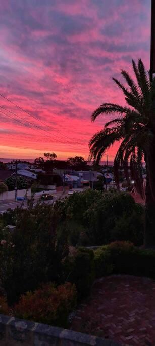 Suitetrails - Sunset views over South Fremantle