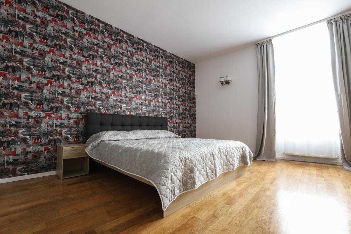 Floasiu Residence Guesthouse - Housity