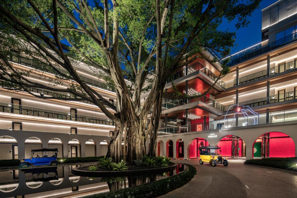 Suitetrails - Hotel Indigo Guangzhou Haixinsha, an IHG Hotel - Social hour at Flow - Free shuttle bus to exhibition center during Canton Fair period