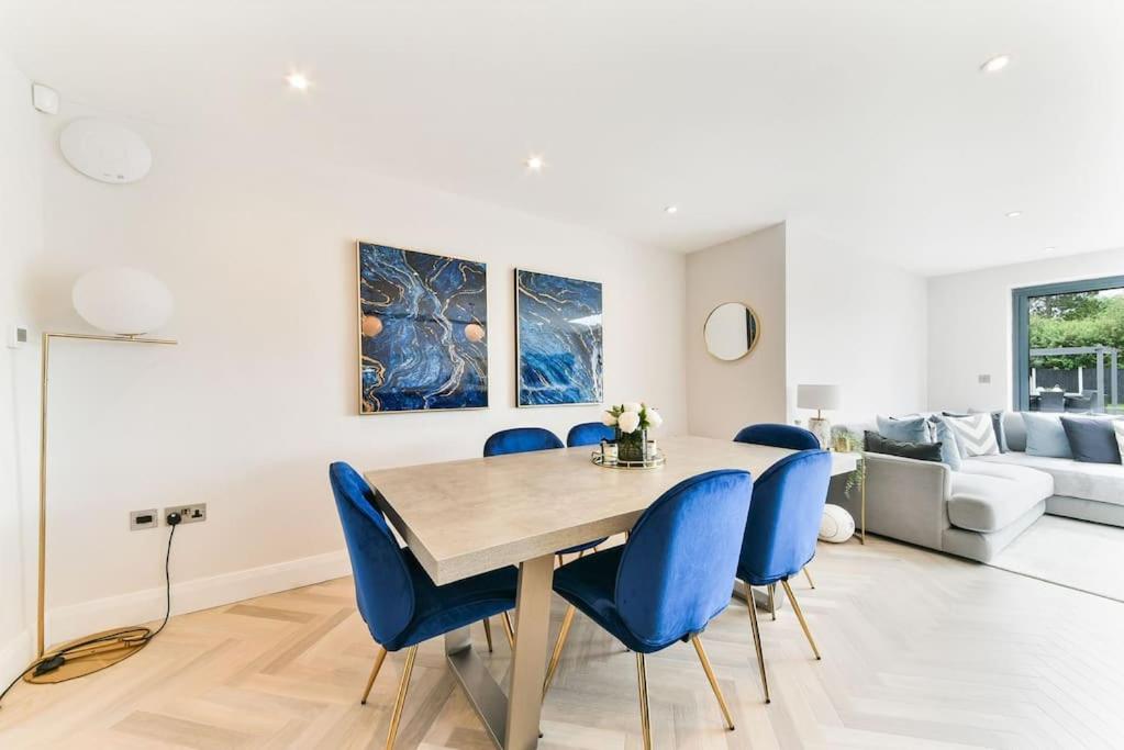 Modern 3 bed Entire House, Gym & Underfloor Heating - Housity