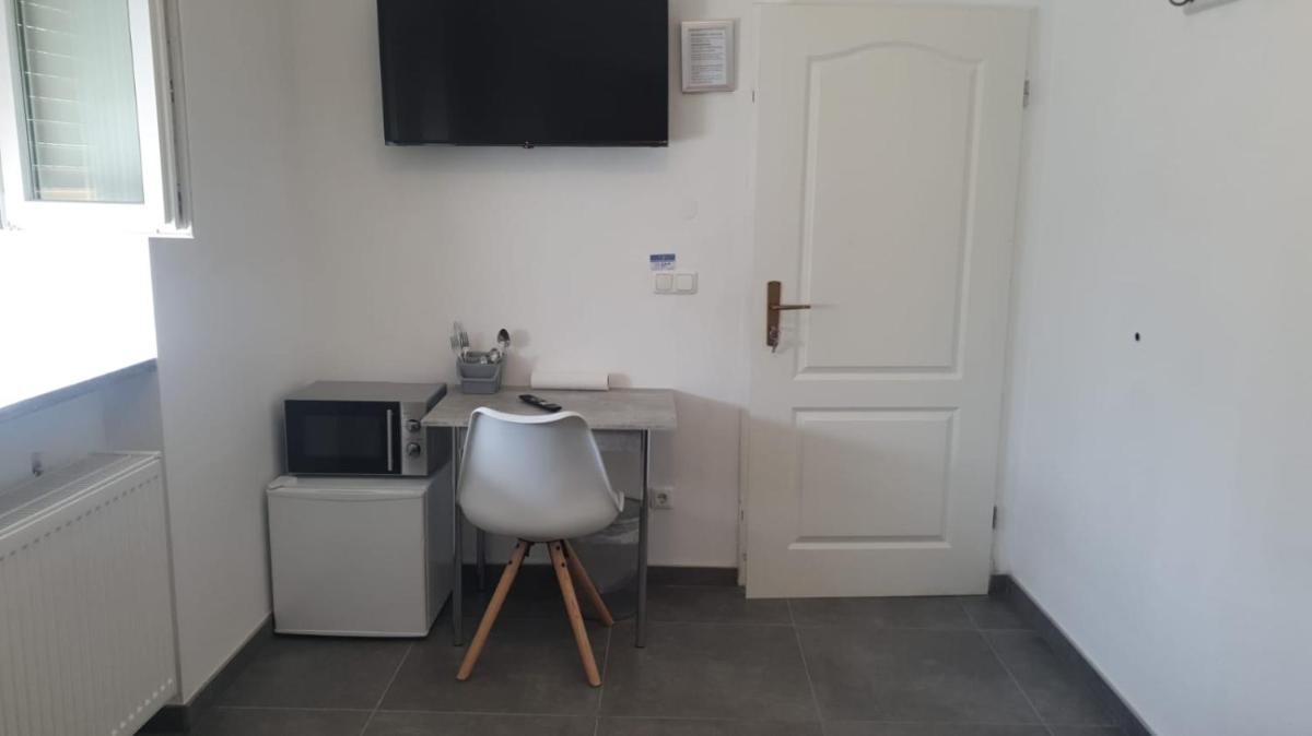 Pension Bad Soden / Apartment and Rooms - Housity