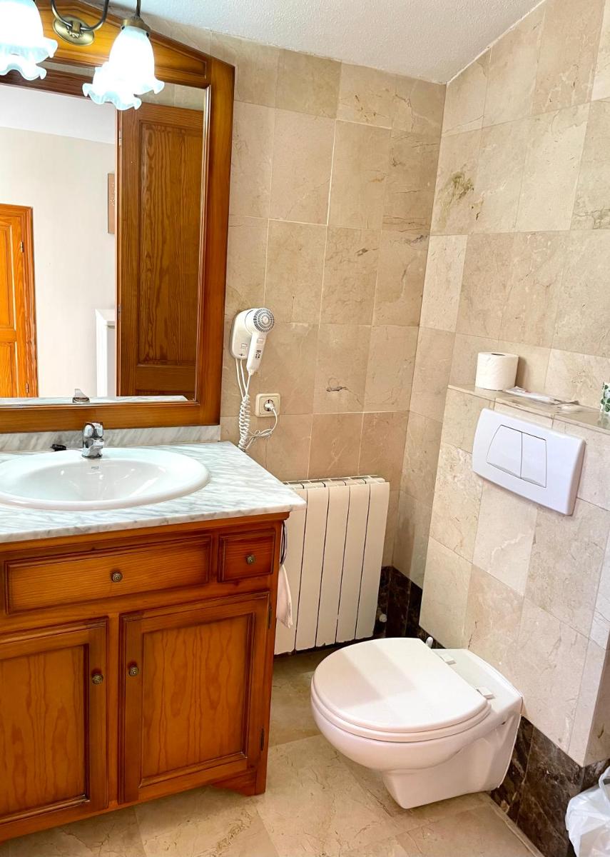 Aparthotel Bahia Pinosol - Housity
