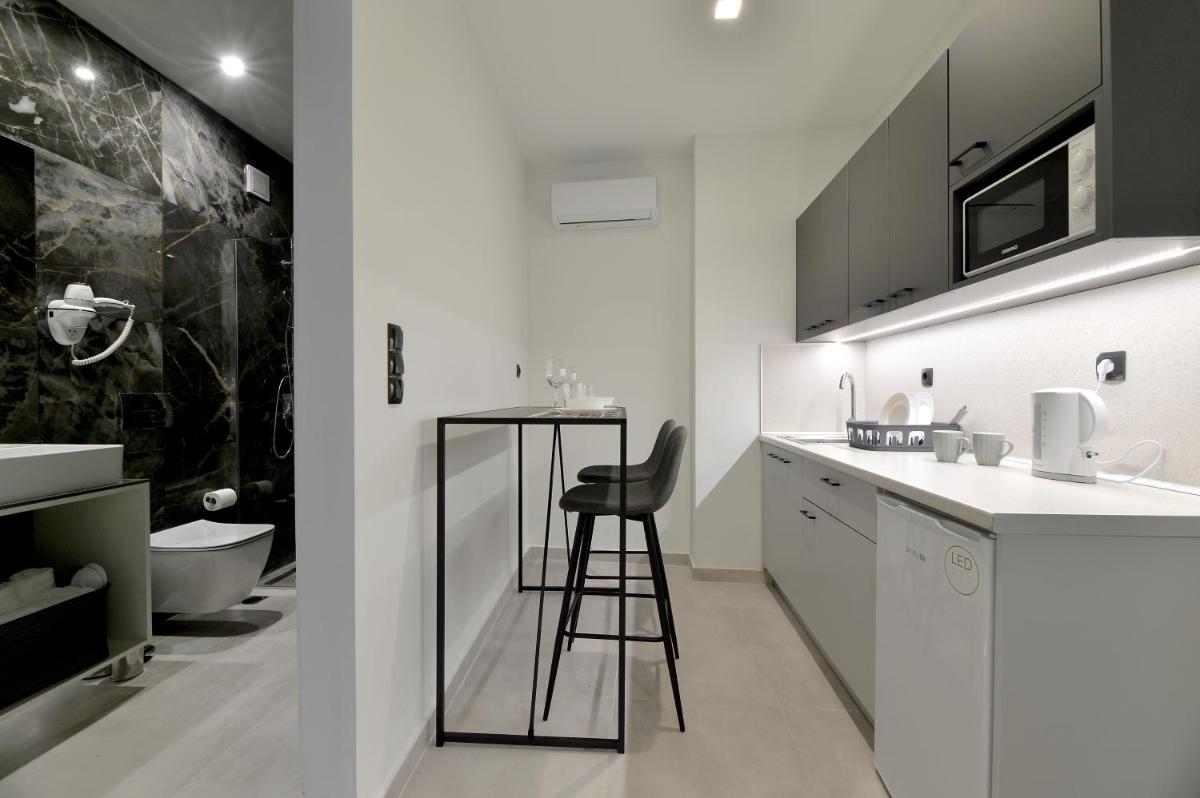 Athenian Gem - Housity