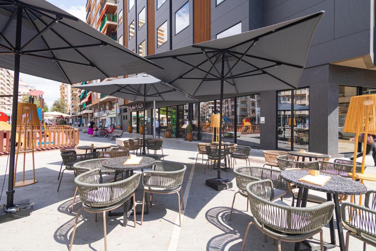 Un restaurante o sitio para comer en JS Palma Plaza