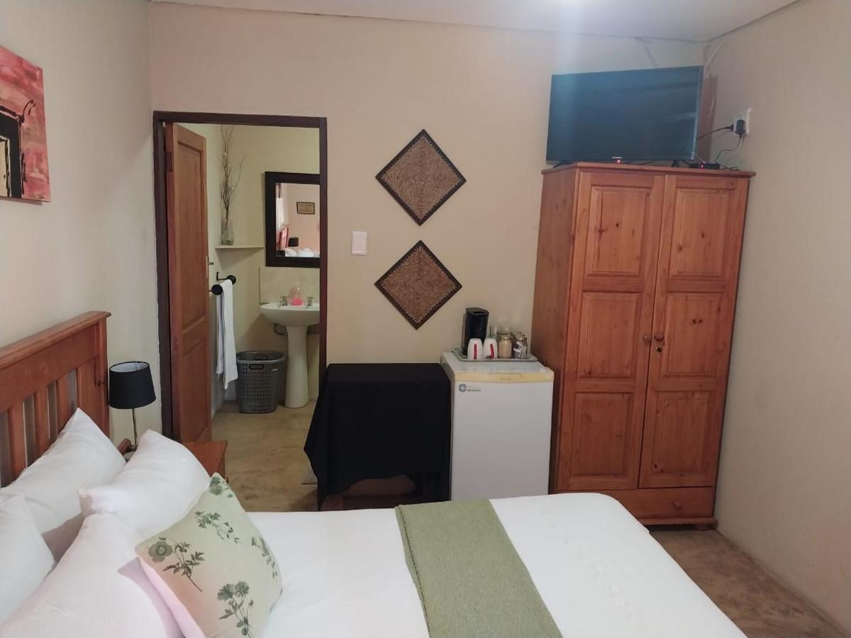 Kwena Maribane Lodge - Housity