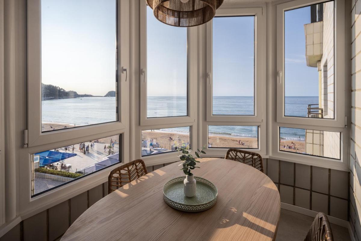 Suitetrails - Zarautz Beach with parking by Aston Rentals