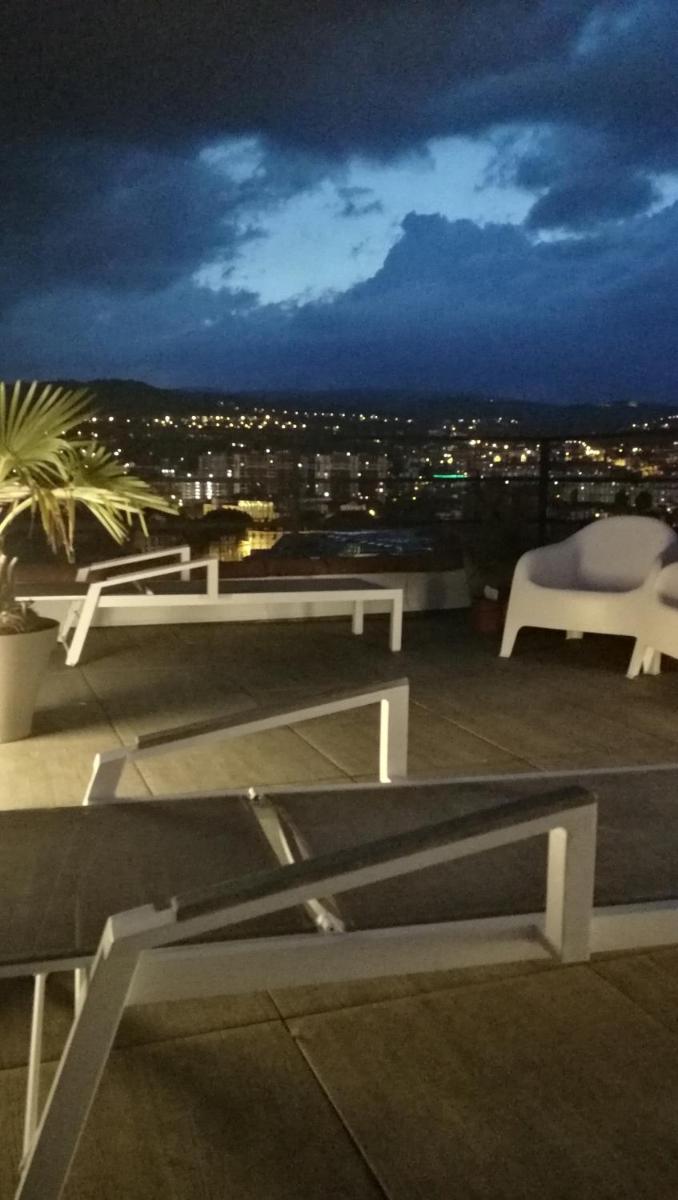 5&5 Rooftop - Housity
