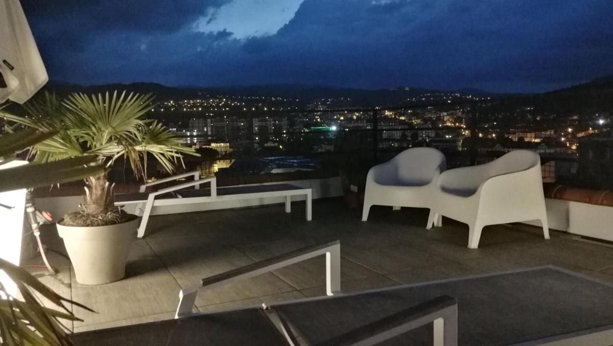 5&5 Rooftop - Housity