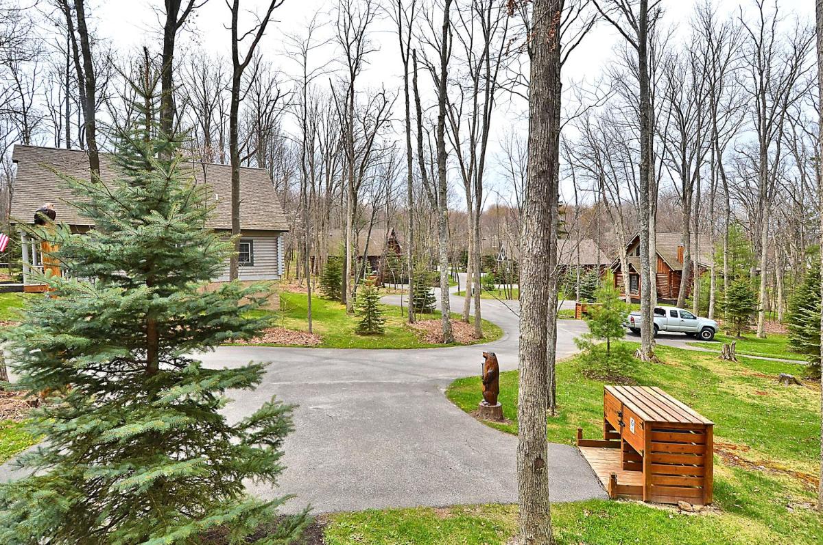 The Mountain Airy - Housity
